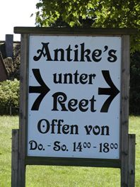 Antike's unter Reet.jpg